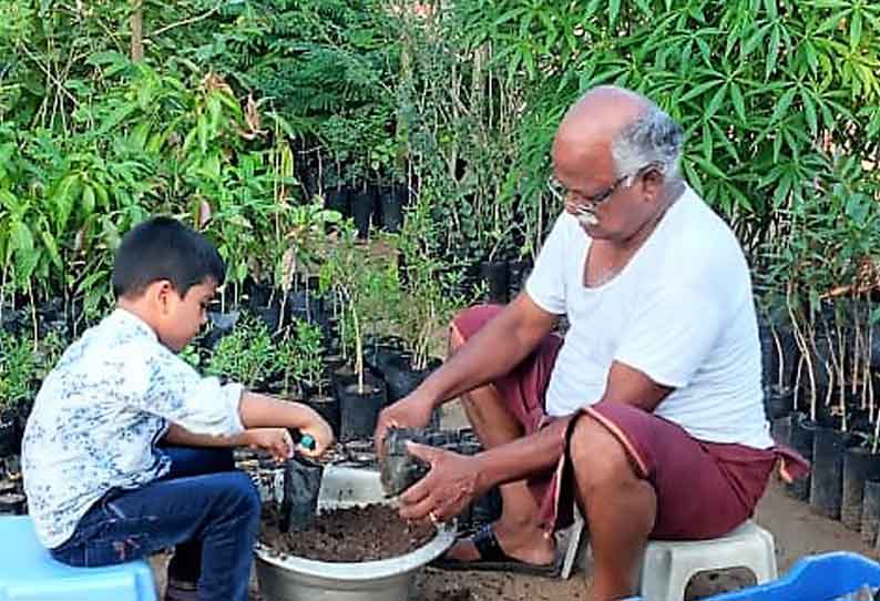 மரம் வளர்க்க ஓய்வூதியத்தை செலவு செய்யும் ராணுவ வீரர்