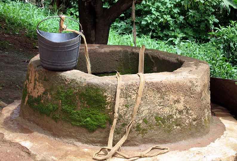 மூலைக்கரைப்பட்டி அருகே  கிணற்றில் தவறி விழுந்து பெண் சாவு