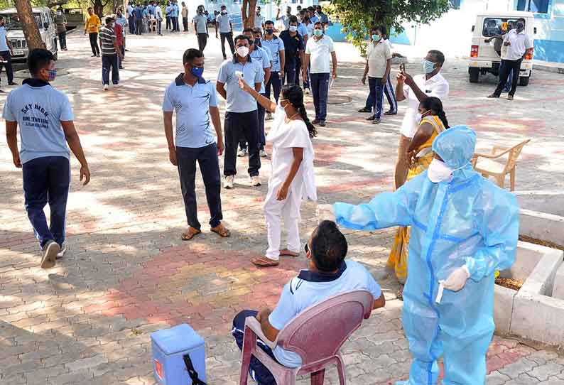 வாக்குப்பதிவு எந்திரங்களை பாதுகாக்கும் பணியில் ஈடுபட்டுள்ள   துணை ராணுவ வீரர்கள் 92 பேருக்கு கொரோனா பரிசோதனை