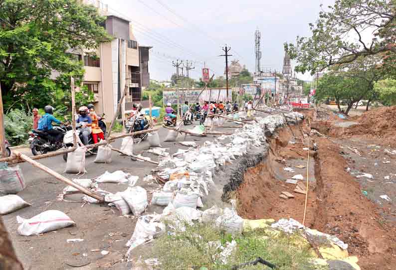 திருச்சியில் ரூ.3 கோடியில் நடைபெற்று வரும் மாரீஸ் மேம்பாலம் சீரமைப்பு பணியை விரைந்து முடிக்க கோரிக்கை