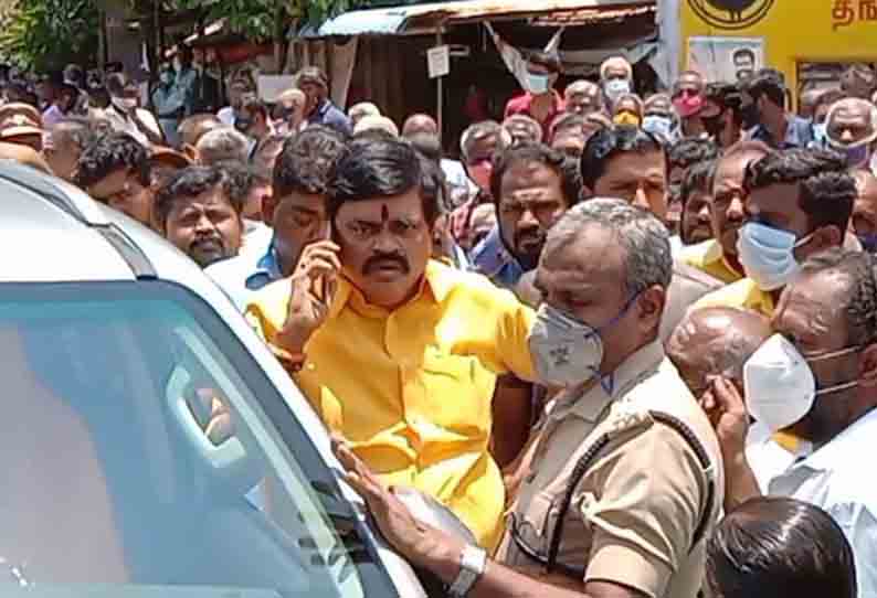 ேதரோட்டத்துக்கு அனுமதி பெற்று தர அமைச்சரிடம் பக்தர்கள் கோரிக்கை