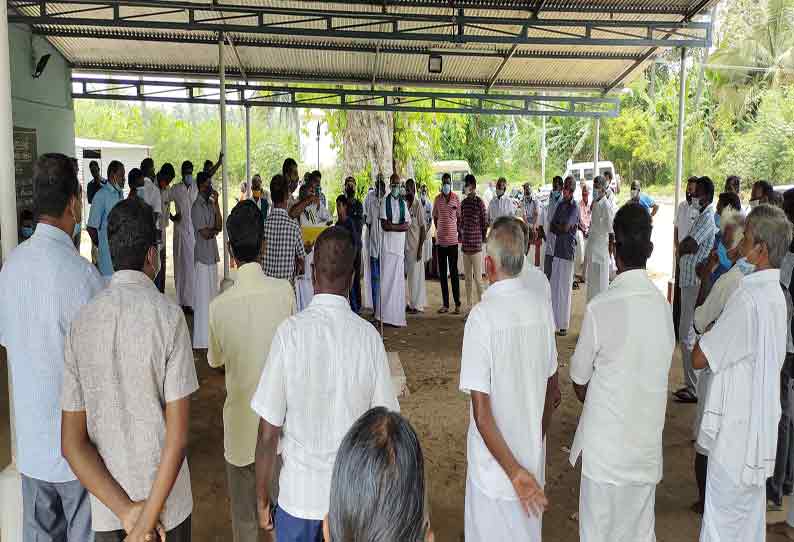 புதிய அரசு பொறுப்பு ஏற்கும் வரை  கீழ்பவானி வாய்க்காலில் எந்தவித பணியையும் தொடங்கக்கூடாது விவசாயிகள் கூட்டத்தில் முடிவு