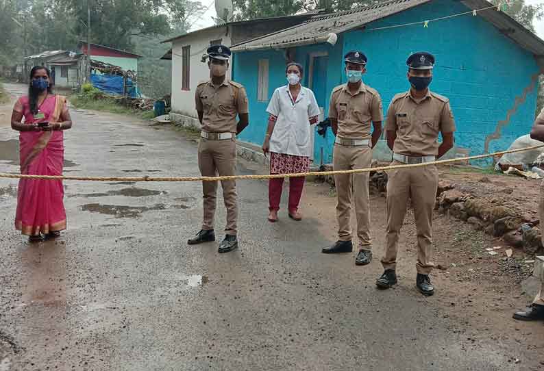 கேரளாவில் இருந்து வால்பாறைக்கு வாகனங்கள் செல்வதை தடுக்க போலீசார் தீவிர கண்காணிப்பு