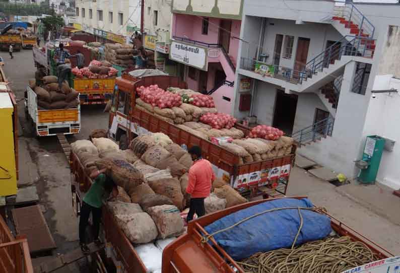 வெளி மார்க்கெட்டுக்கு காய்கறிகளை அனுப்ப முடியாமல் வியாபாரிகள் தவிப்பு