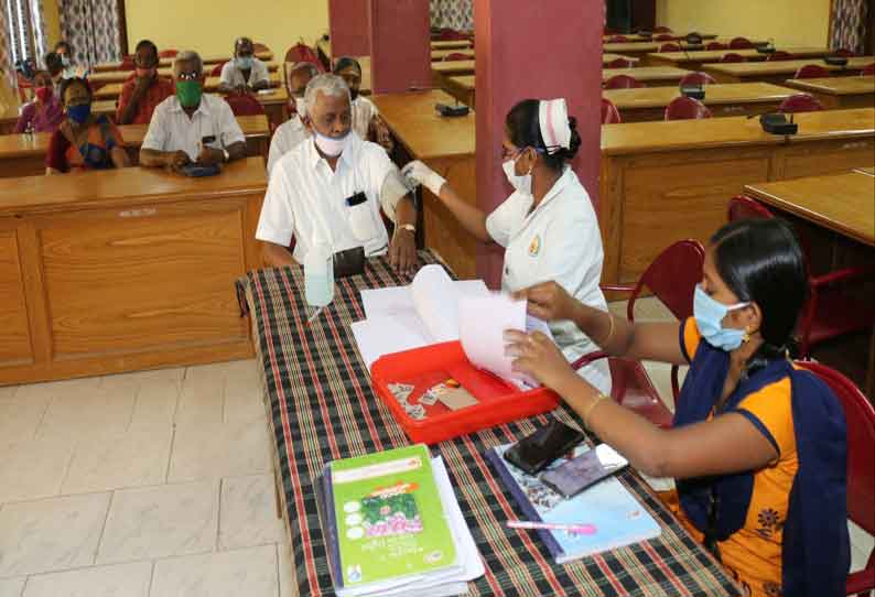 நெல்லை கலெக்டர் அலுவலகத்தில் கொரோனா தடுப்பூசி முகாம் இடமாற்றம்