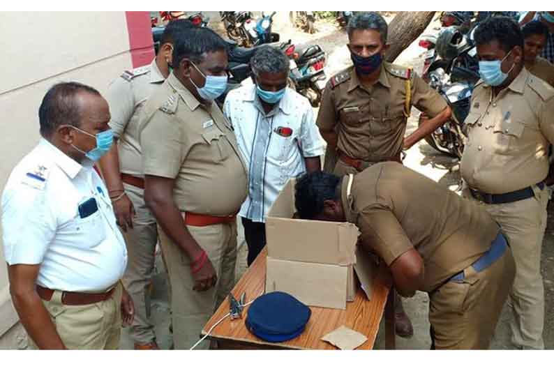 போலீசாருக்கு நீராவி வைத்தியம்