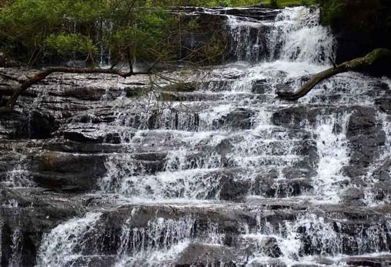 கொடைக்கானலில் கொட்டித்தீர்த்த கனமழை