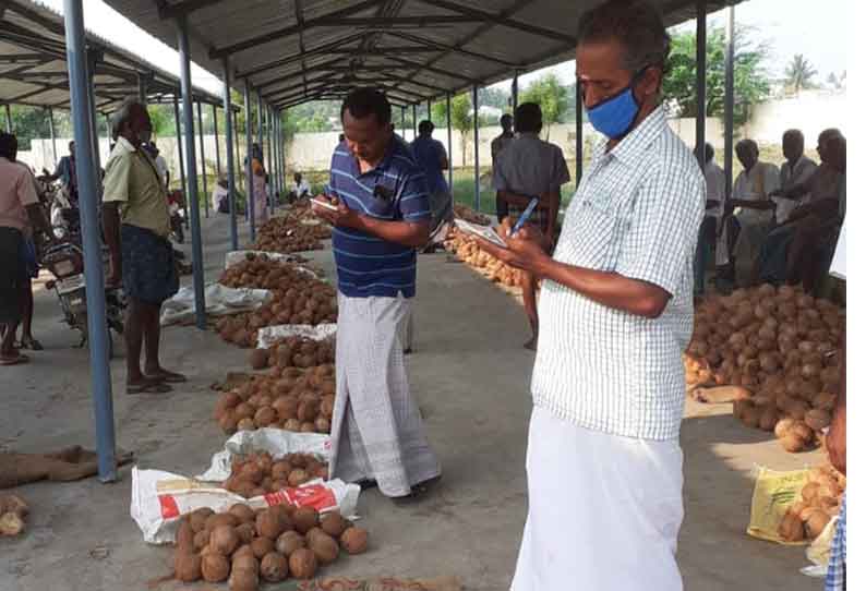 முத்தூர் ஒழுங்குமுறை விற்பனை கூடத்தில் ரூ.6¼ லட்சத்திற்கு எள் ஏலம் விடப்பட்டது.