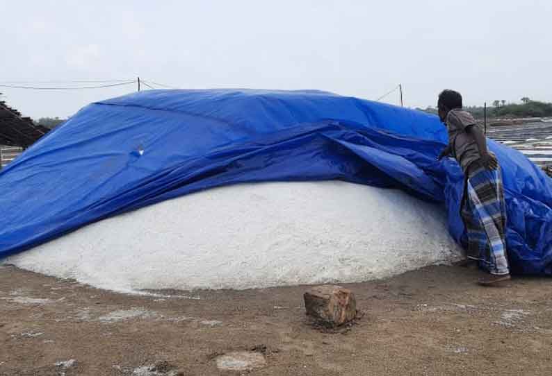 சூறைக்காற்றுடன் பலத்த மழை