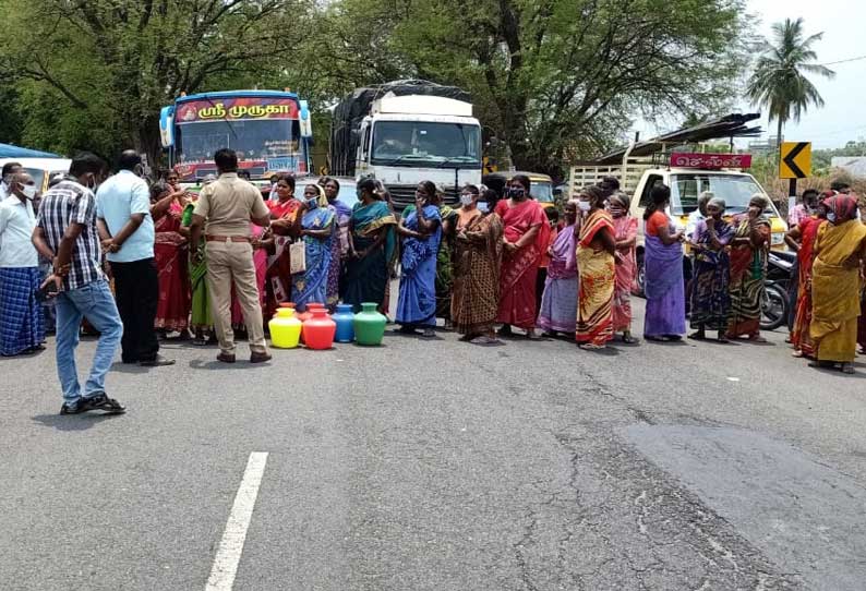 பிள்ளாநல்லூரில்குடிநீர் கேட்டு காலிக்குடங்களுடன் பெண்கள் சாலை மறியல்