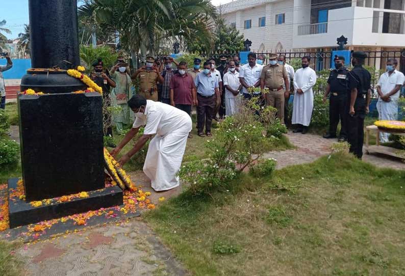 குளச்சல் போர் வெற்றித்தூணில் ராணுவ வீரர்கள் மரியாதை