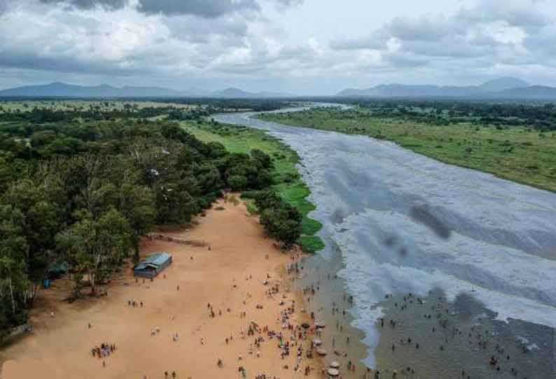 ஆடிப்பெருக்கு மற்றும் ஆடி அமாவாசையில் மேட்டூர் காவிரி ஆற்றில் புனித நீராட தடை உதவி கலெக்டர் உத்தரவு