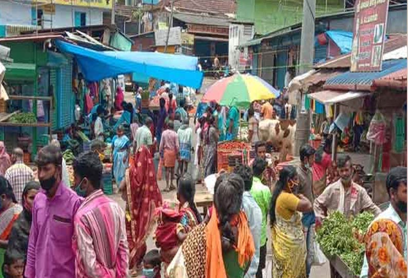 ராயபுரத்தில் கடைகளை அடைக்க அறிவுறுத்திய அதிகாரிகளை வியாபாரிகள் முற்றுகை