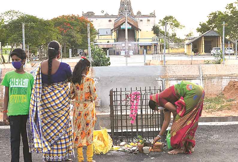 ஆடி கிருத்திகையையொட்டி முருகன் கோவில்களில் சிறப்பு பூஜை