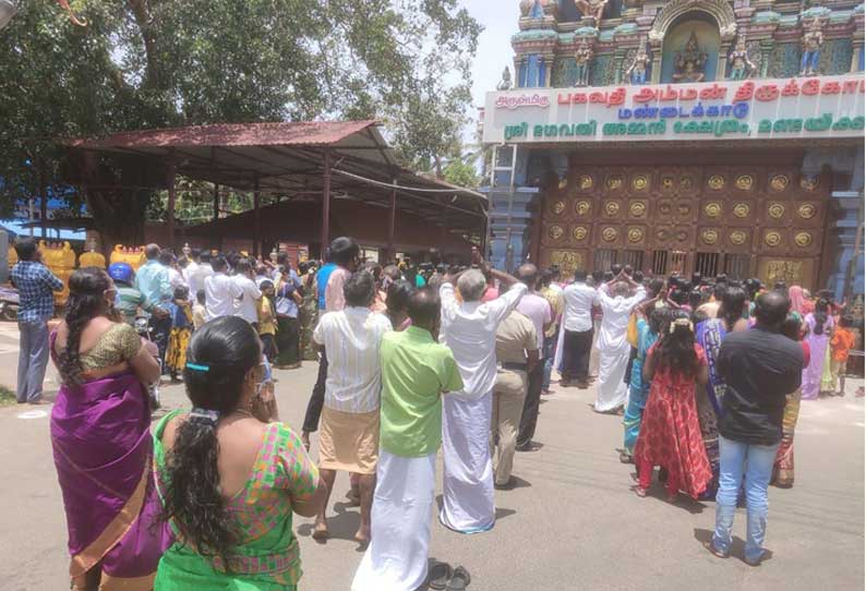 அம்மன் கோவில்களில் தரிசனம் செய்ய முடியாமல் பக்தர்கள் ஏமாற்றம்