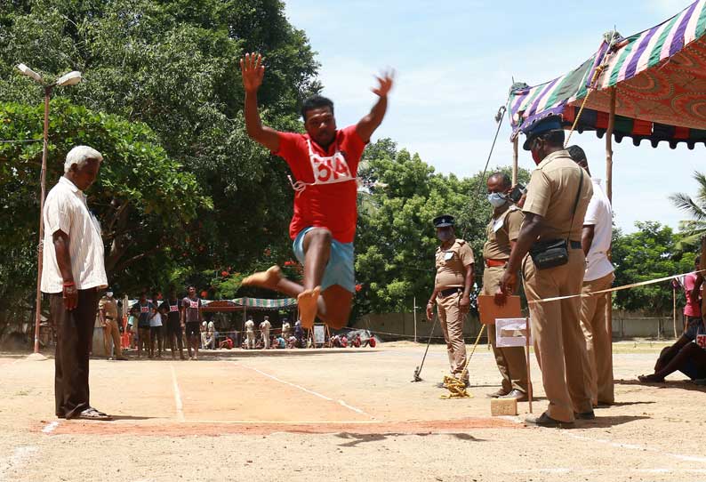 விழுப்புரத்தில் சீருடை பணியாளர் பணிக்கான உடற்திறன் தேர்வு முதல் நாளில் 439 பேர் தகுதி