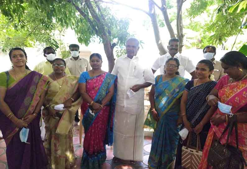 அரசு பள்ளிக்கூடத்தில் கூடுதல் கட்டிடம்; சபாநாயகர் மு.அப்பாவுவிடம் ஆசிரியர்கள் வலியுறுத்தல்