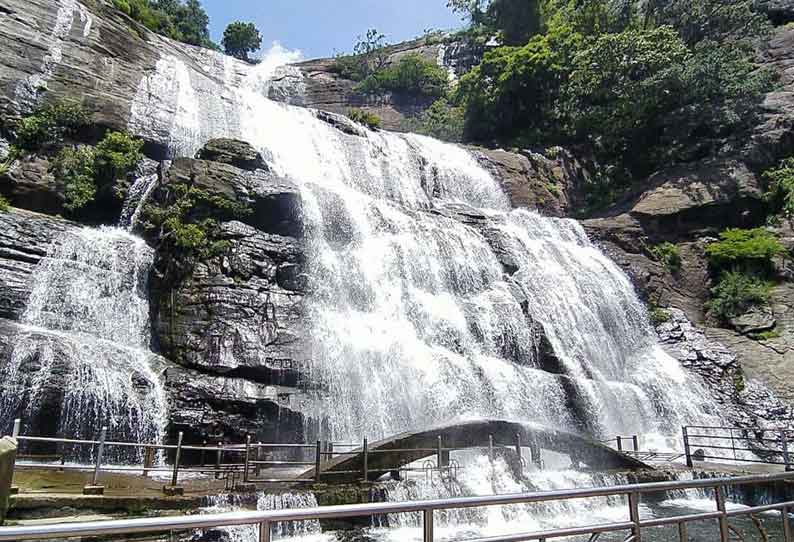 குற்றாலம் அருவிகளில் தண்ணீர் வரத்து அதிகரிபப்ு