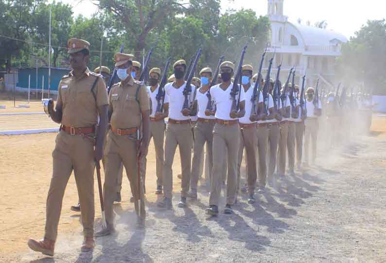 ஆயுதப்படை மைதானத்தில் சுதந்திர தினவிழா அணிவகுப்பு ஒத்திகை