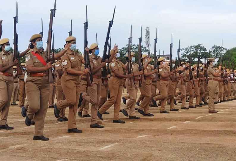 போலீசார் அணிவகுப்பு ஒத்திகை