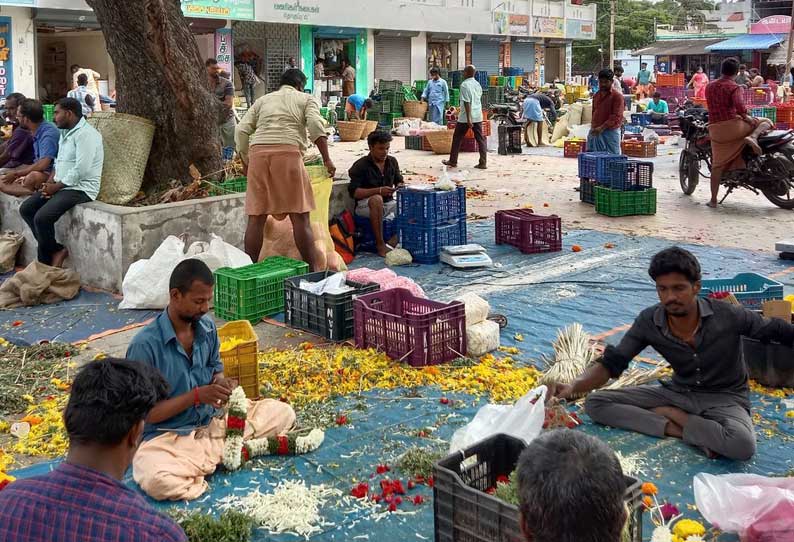 ஓணம் பண்டிகை தொடங்கியும் களை கட்டாத தோவாளை பூ மார்க்கெட்