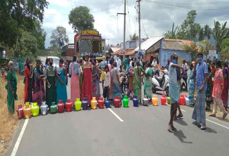 பவானிசாகர் அருகே குடிநீர் கேட்டு பொதுமக்கள் சாலை மறியல்