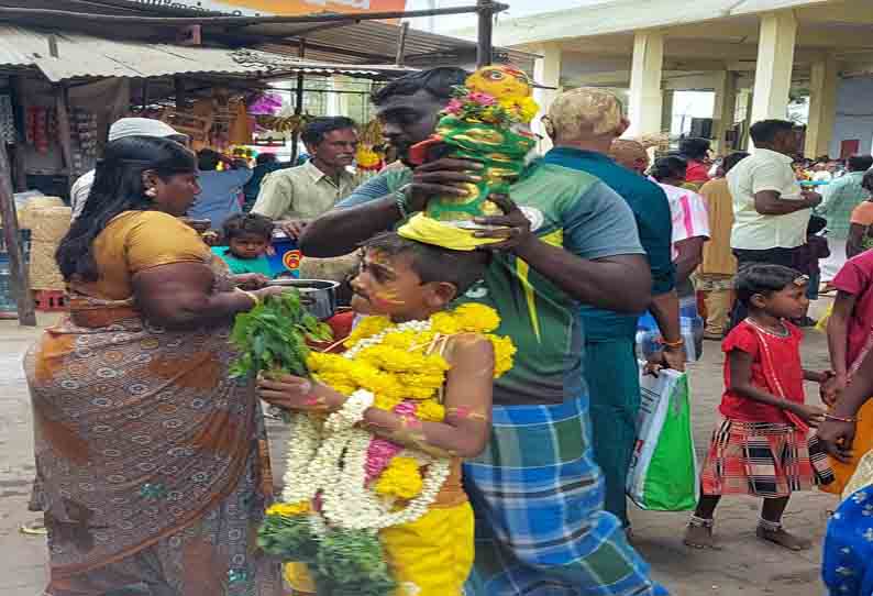 இருக்கன்குடி மாரியம்மன் கோவிலில் திரண்ட பக்தர்கள்