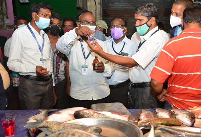 வேலூர் புதிய மீன்மார்க்கெட்டில் அதிகாரிகள் திடீர் சோதனை