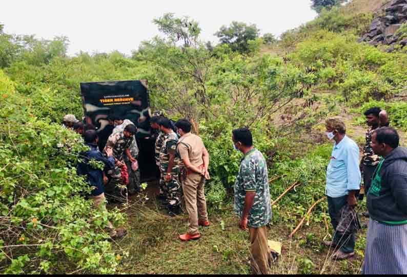 தாளவாடி அருகே சிறுத்தையை பிடிக்க கூண்டு அமைப்பு