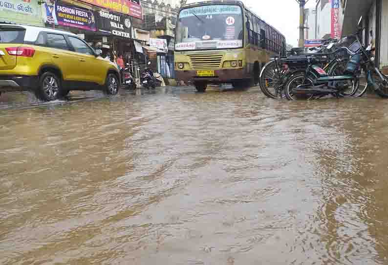 காரைக்குடி, திருப்பத்தூர் பகுதியில் பலத்த மழை