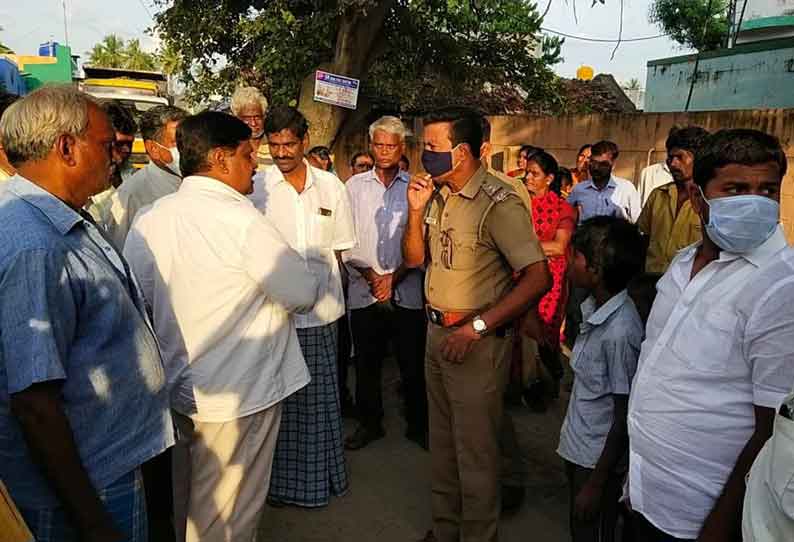 ஆம்பூர் அருகே; ஜல்லிகற்கள் ஏற்றிவந்த லாரிகளை சிறைபிடித்து பொதுமக்கள் சாலை மறியல்