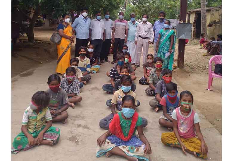 நரிக்குறவர்கள் குழந்தைகள் 15 பேர் பள்ளியில் சேர்ப்பு