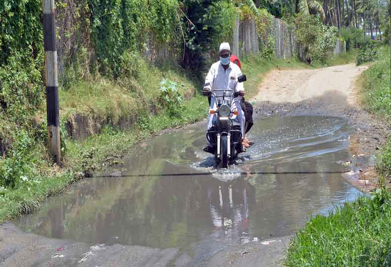 கழிவுநீர் தேங்குவதால் பொதுமக்கள் அவதி