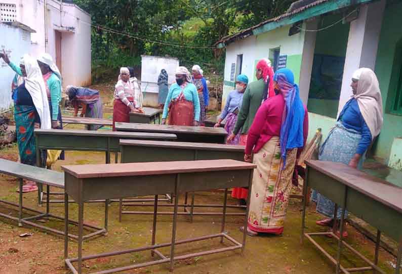 அரசு பள்ளிகளை சுத்தம் செய்யும் பணி தீவிரம்