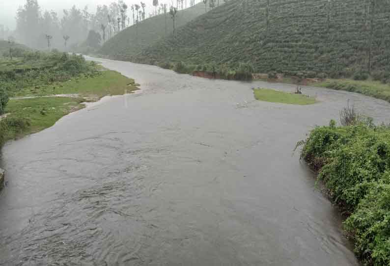 கூழாங்கல் ஆற்றில் வெள்ளப்பெருக்கு