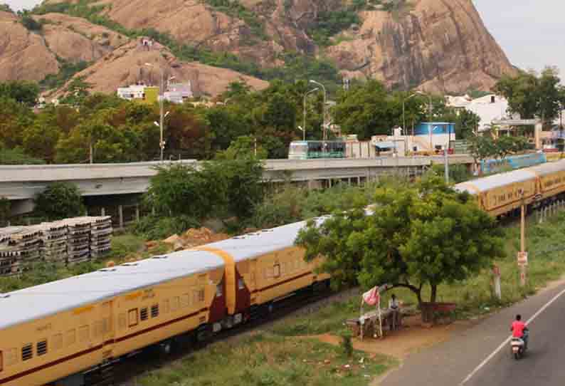 மதுரையில் இருந்து செங்கோட்டைக்கு முன்பதிவு இல்லாத சிறப்பு ரெயில்