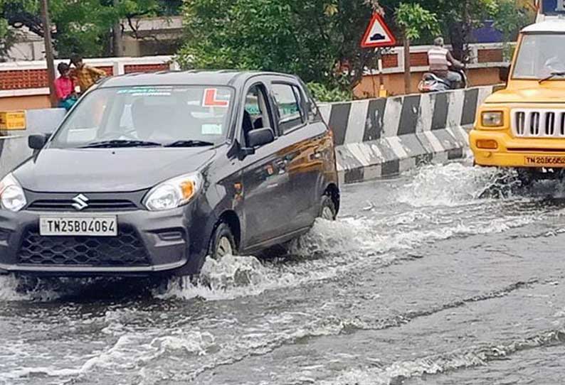 குடியிருப்பு பகுதியில் மீண்டும் வெள்ளம் சூழ்ந்ததால் பொதுமக்கள் தவிப்பு