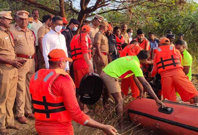 திருக்கோவிலூர் அருகே கெடிலம் ஆற்று வெள்ளத்தில் காருடன் அடித்து செல்லப்பட்ட டிரைவர் பிணமாக மீட்பு