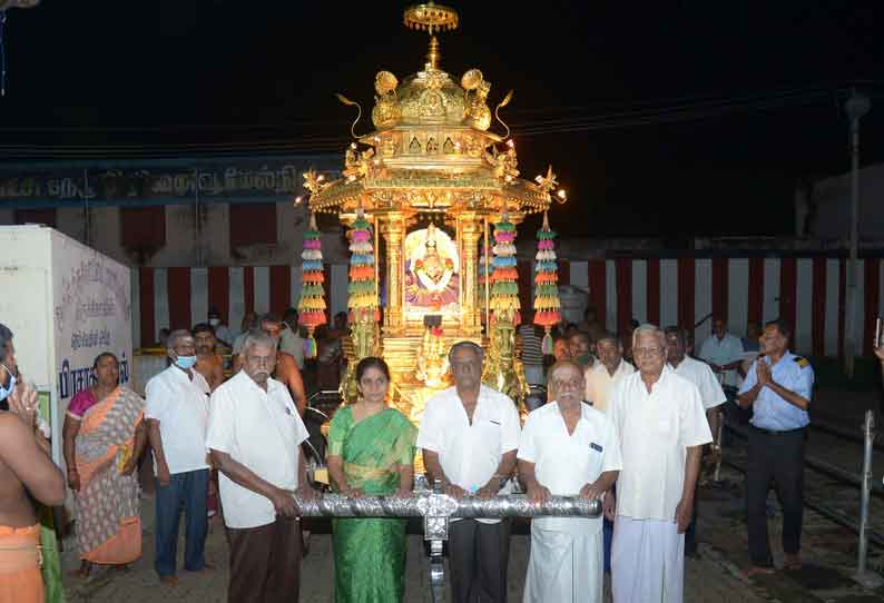 கோட்டை மாரியம்மன் கோவிலில் மீண்டும் தங்கத்தேரோட்டம்