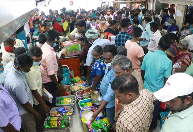 மளிகை பொருட்கள் இல்லாததால்   அமுதசுரபியை கட்டுமான தொழிலாளர்கள் முற்றுகை