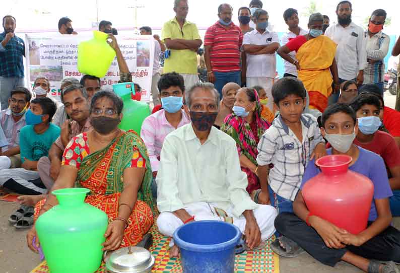 அடிப்படை வசதி கேட்டு அம்மாபேட்டை மண்டல அலுவலகத்தில் குடியேறும் போராட்டம்