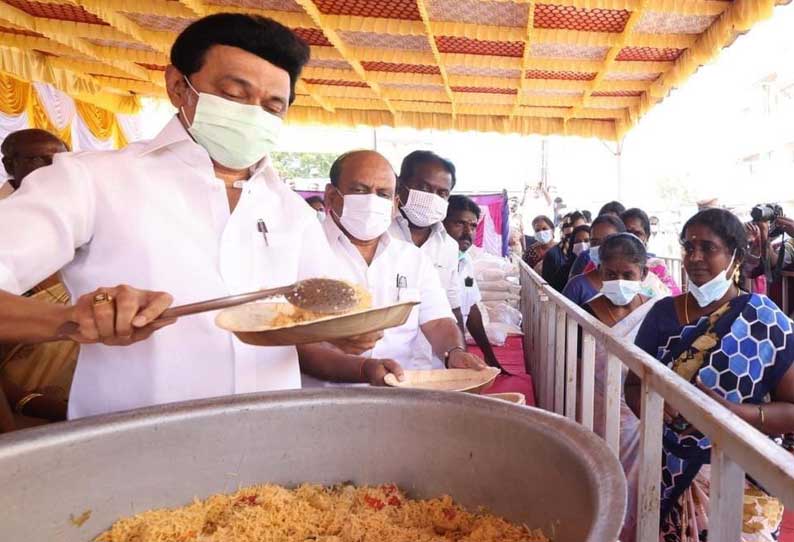 வீடுகளை சுற்றி வெள்ளம்: அய்யப்பன்தாங்கல் பகுதியில்  மு.க.ஸ்டாலின் ஆய்வு