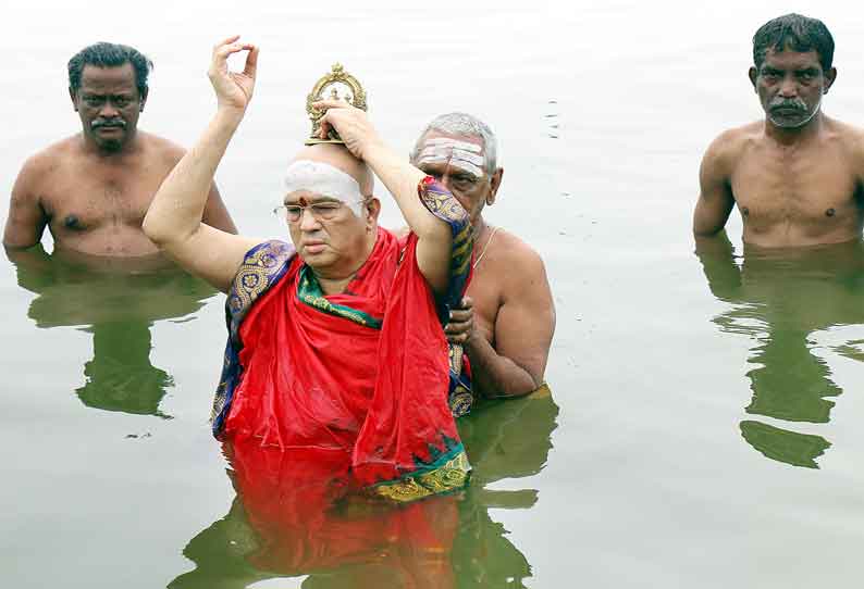 அம்மா மண்டபம் காவிரி ஆற்றில் வாராகி பூஜை