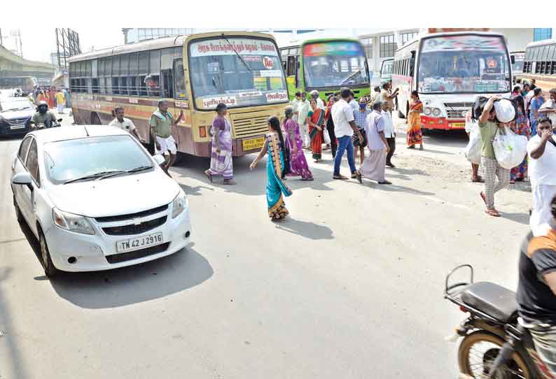 பஸ்களால் கடுமையான போக்குவரத்து நெருக்கடி