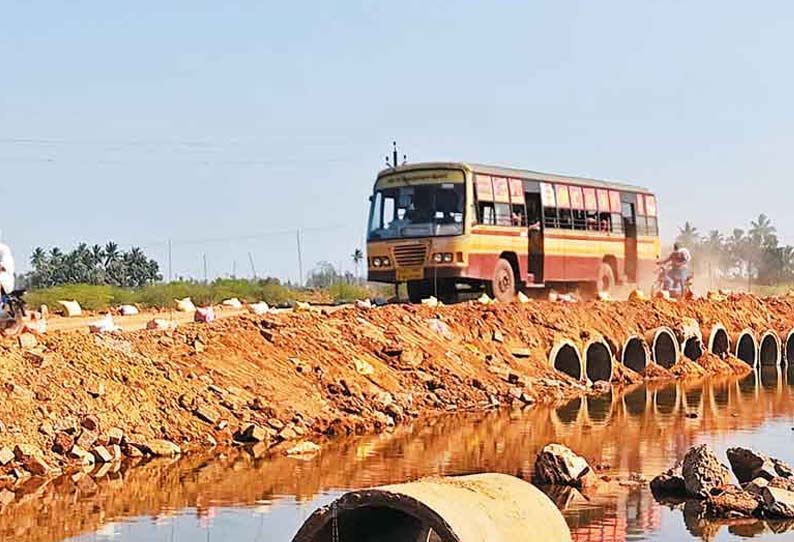 3-வது வாரமாக ஊத்துக்கோட்டை-திருவள்ளூர் இடையே வாகன போக்குவரத்துக்கு தடை