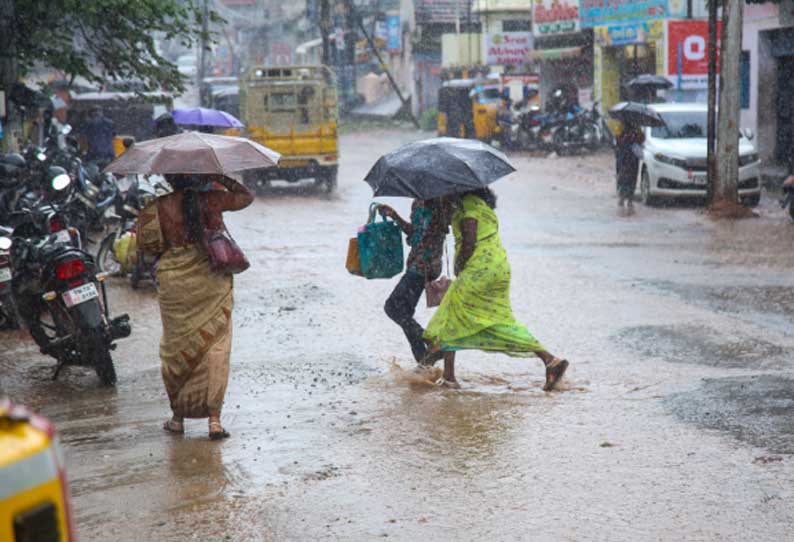 கடலோர மாவட்டங்களில் அடுத்த  3 நாட்களுக்கு மிதமான மழைக்கு வாய்ப்பு - வானிலை ஆய்வு மையம்