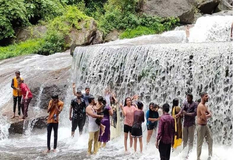 கோவை: குற்றாலம் அருவிக்கு செல்ல இன்று முதல் சுற்றுலா பயணிகளுக்கு அனுமதி