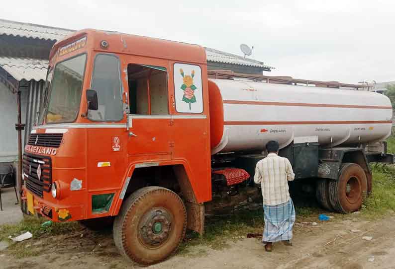 நாமக்கல் அருகே 2,500 லிட்டர் கலப்பட டீசல் லாரியுடன் பறிமுதல்-வாலிபர் கைது