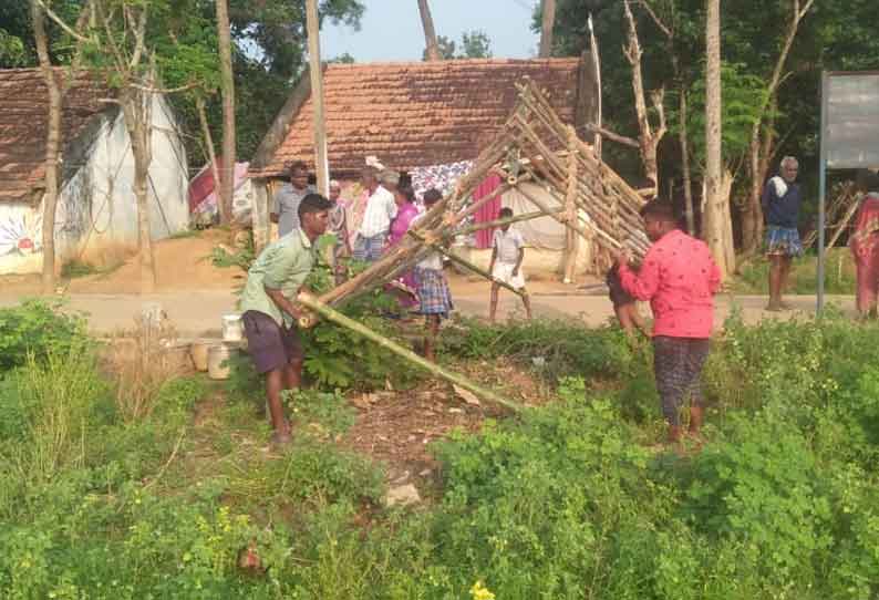 ஒரு தரப்பினர் கொட்டகை அமைக்க முயன்றதால் பதற்றம்