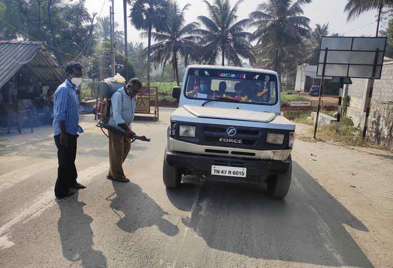 தமிழக கேரள எல்லையில் கால்நடை பராமரிப்பு குழுவினர் தீவிர கண்காணிப்பு